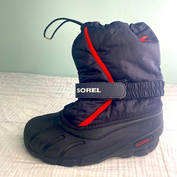 Sorel Flurry Black Kids Boys Snow Boot Size 4 Waterproof
